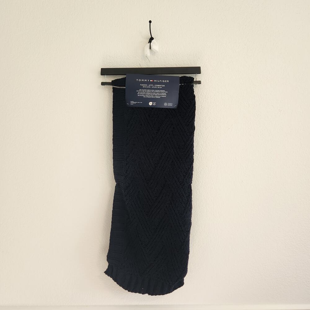 Tommy‎ Hilfiger Chenille Throw 50"x60" Navy Blue Brand New with Tags